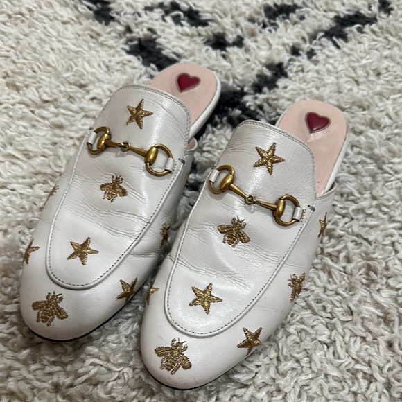 Gucci Women's Cream Loafers with Gold Embroidery - Picture 2 of 8